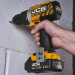 JCB 18BLDD-2-E kefementes fúrókalapács 18V 65Nm 2db 2Ah akkuval, táskában