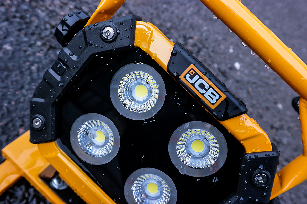 jcb-munkalampa3.jpg